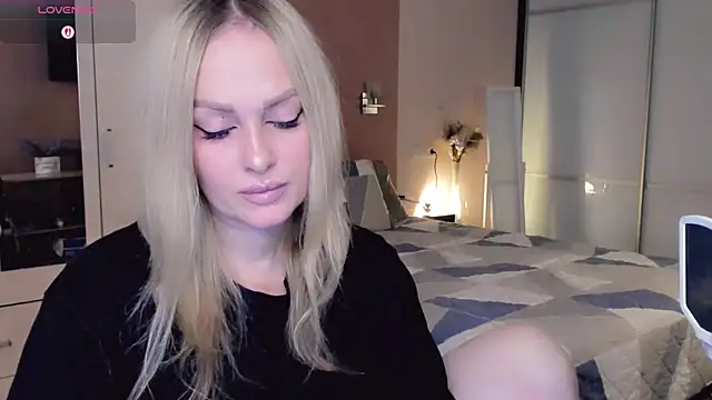 Libby Nora online show from November 2, 2025, 9:36 am