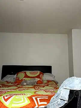 swrennn19 online show from September 16, 2025, 12:55 am