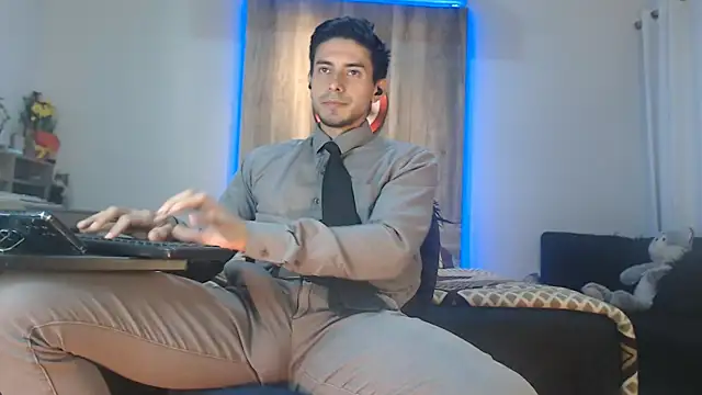 Andrew 4  online show from September 9, 2025, 5:28 am