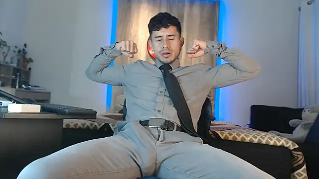 Andrew 4  online show from October 5, 2025, 6:48 am