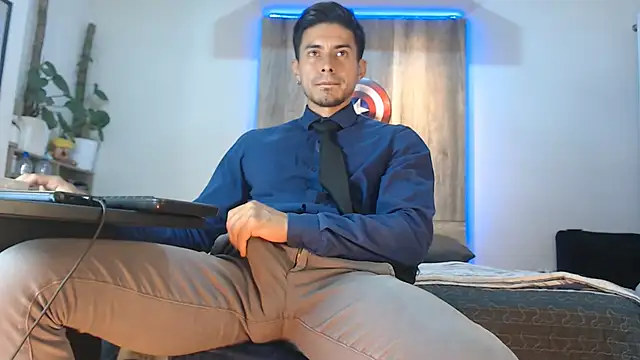 Andrew 4  online show from February 8, 2026, 6:44 am