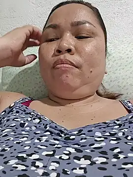 XXLorie 02 online show from June 30, 2026, 1:27 am
