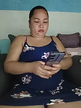 XXLorie 02 online show from July 3, 2026, 1:23 am
