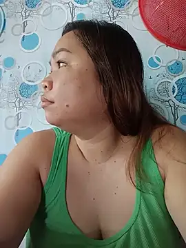 XXLorie 02 online show from July 30, 2026, 12:43 am