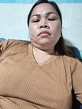 XXLorie 02 online show from July 20, 2026, 12:18 pm