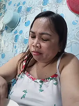 XXLorie 02 online show from July 21, 2026, 12:24 am