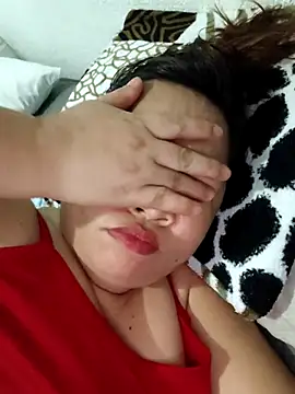 XXLorie 02 online show from June 11, 2026, 4:42 am