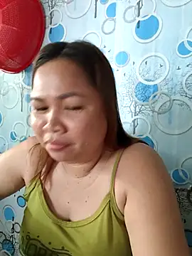 XXLorie 02 online show from June 19, 2026, 11:53 pm