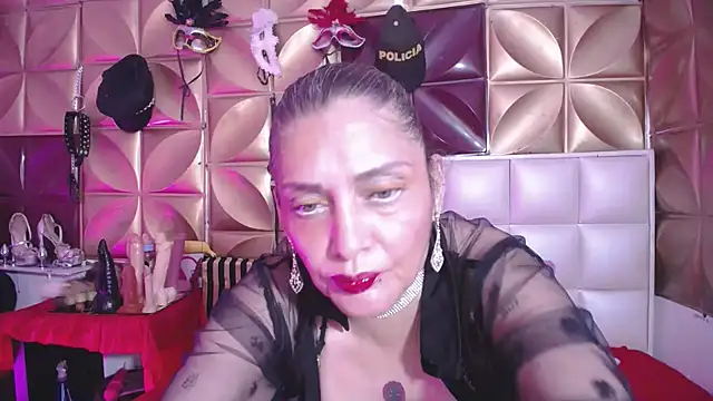 Snapshot of VIKY_HOTT chatting on October 13, 2025, 10:21 pm VIKY HOTT online show from October 13, 2025, 10:21 pm