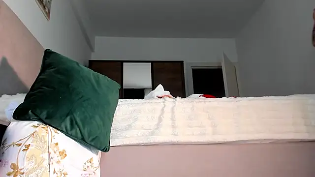 BrianaDiamondXXX online show from October 27, 2025, 10:38 am