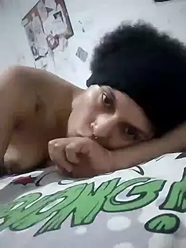 Snapshot of LUNAdeMARTE chatting on March 14, 2025, 12:10 am LUNAdeMARTE online show from March 14, 2025, 12:10 am