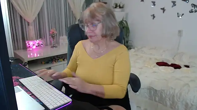 Ghertrude52 online show from October 19, 2025, 3:09 am