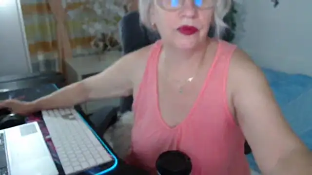 Snapshot of Ghertrude52 chatting on July 11, 2026, 4:46 am Ghertrude52 online show from July 11, 2026, 4:46 am