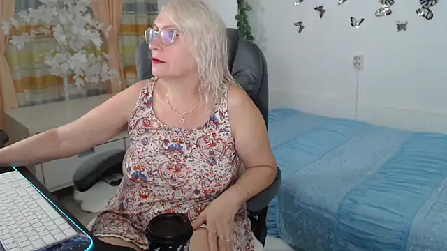 Snapshot of Ghertrude52 chatting on July 10, 2026, 4:56 am Ghertrude52 online show from July 10, 2026, 4:56 am