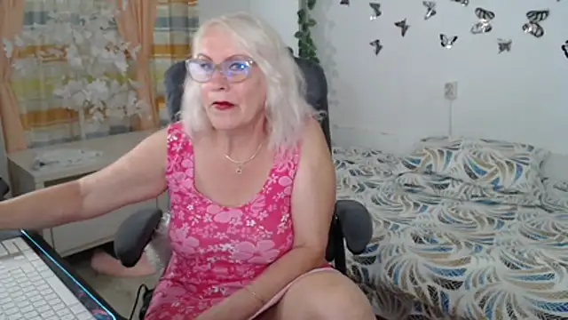 Snapshot of Ghertrude52 chatting on July 7, 2026, 6:47 am Ghertrude52 online show from July 7, 2026, 6:47 am