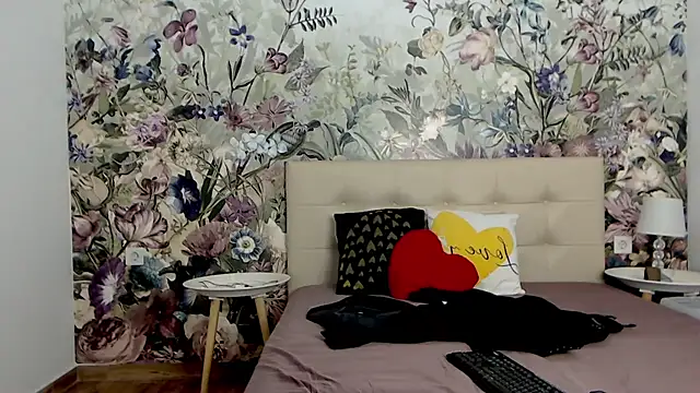 RoseDiamond06 online show from November 8, 2025, 1:03 pm