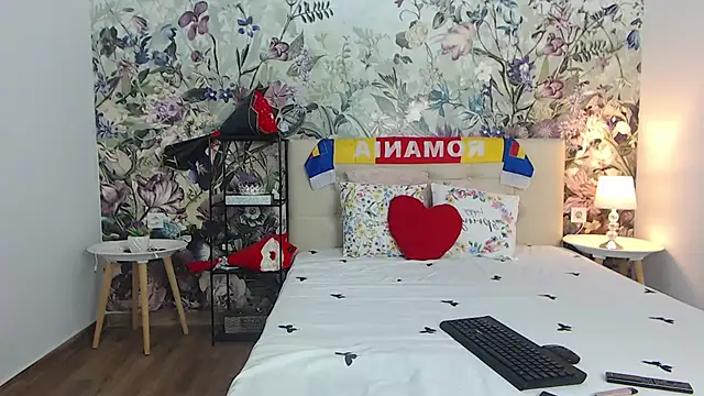 RoseDiamond06 online show from June 26, 2026, 4:24 pm