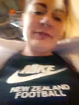 PinkTheHawk online show from October 5, 2025, 4:58 am