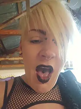 PinkTheHawk online show from October 25, 2025, 1:38 am