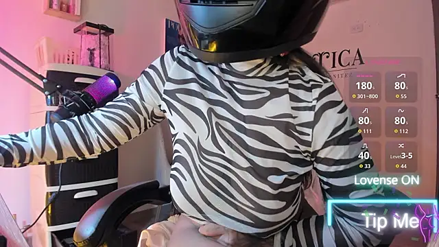 Snapshot of karlavittar chatting on March 26, 2026, 5:33 pm karlavittar online show from March 26, 2026, 5:33 pm