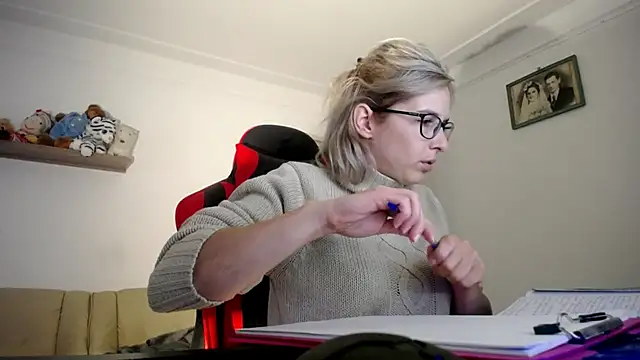 SexxyLety online show from October 8, 2025, 9:22 am