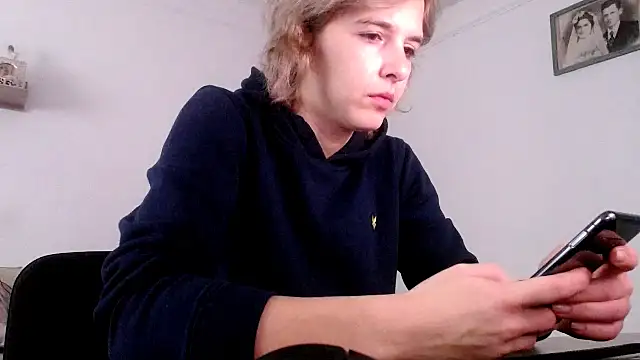 SexxyLety online show from December 4, 2025, 7:40 am