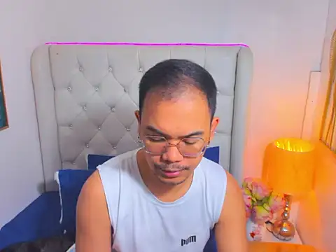 AsianZero online show from May 6, 2026, 5:39 pm