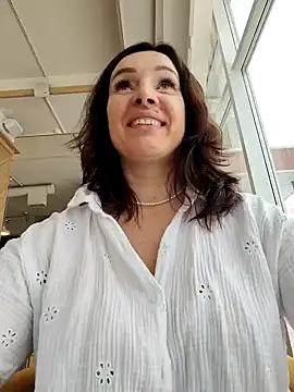 Snapshot of EvaXOAir chatting on March 13, 2026, 5:23 am EvaXOAir online show from March 13, 2026, 5:23 am