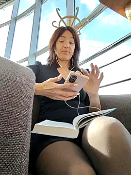 EvaXOAir online show from September 30, 2025, 3:45 am