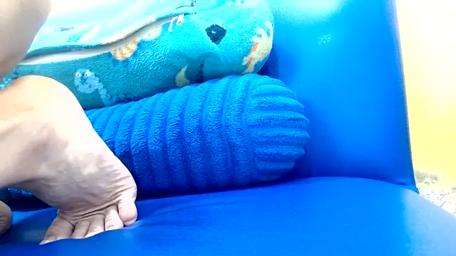 thebesthairypussy2 online show from June 14, 2026, 9:10 am