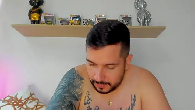 camilo restrepo21 online show from October 20, 2025, 9:59 pm