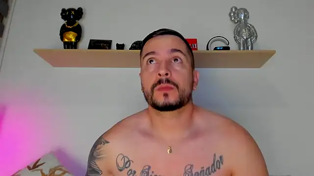 camilo restrepo21 online show from September 30, 2025, 12:38 am