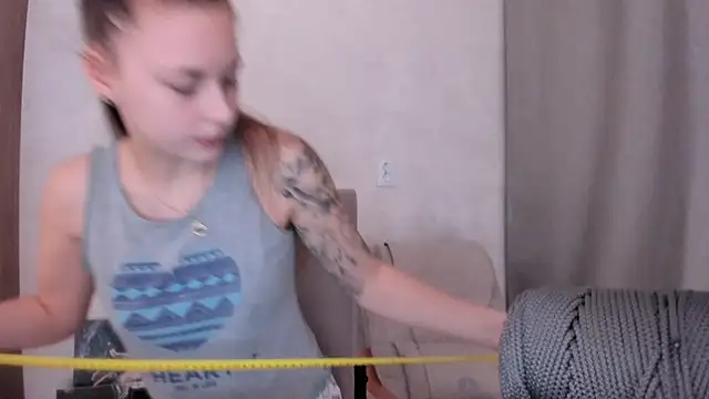 why again me online show from February 6, 2025, 4:25 pm