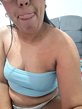 Snapshot of ZaidaWet chatting on June 4, 2026, 12:32 pm ZaidaWet online show from June 4, 2026, 12:32 pm