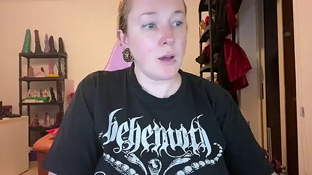 kisicaxx online show from July 31, 2026, 7:11 pm
