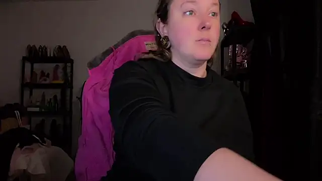 kisicaxx online show from February 1, 2026, 5:00 pm