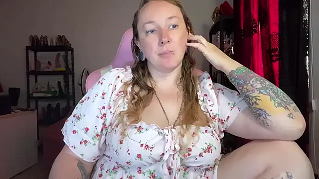 kisicaxx online show from July 19, 2026, 10:56 am