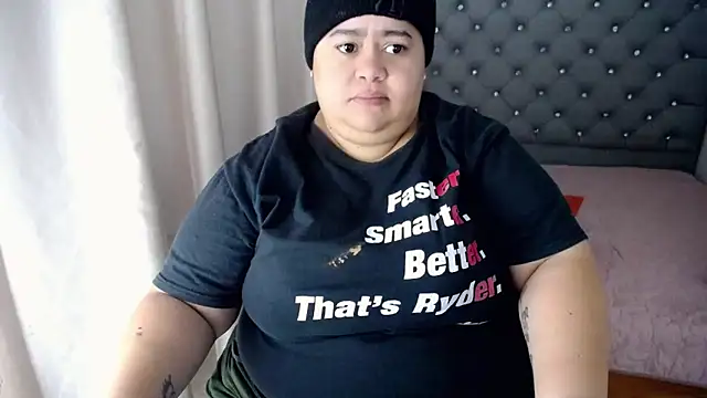 Snapshot of hotlesby4uxxx chatting on December 19, 2024, 12:01 pm hotlesby4uxxx online show from December 19, 2024, 12:01 pm