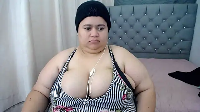 Snapshot of hotlesby4uxxx chatting on December 2, 2024, 11:02 pm hotlesby4uxxx online show from December 2, 2024, 11:02 pm