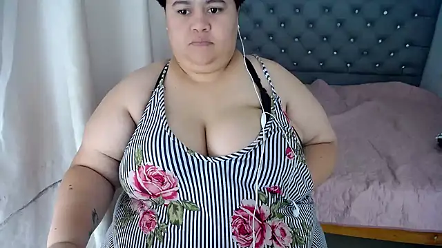 Snapshot of hotlesby4uxxx chatting on December 18, 2024, 3:55 pm hotlesby4uxxx online show from December 18, 2024, 3:55 pm