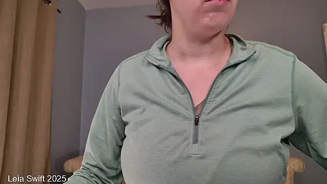 LeiaSwift online show from February 13, 2025, 1:26 pm