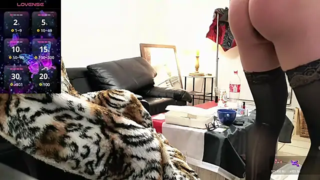 kimberjames84 online show from February 6, 2025, 10:43 pm