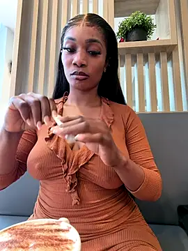   Nessa   online show from December 14, 2025, 11:49 am