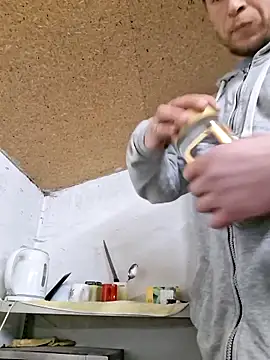 kenmich online show from February 9, 2026, 11:19 am