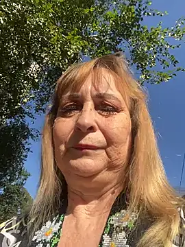 Irina2909xh online show from July 29, 2026, 5:06 am