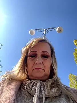Irina2909xh online show from May 4, 2026, 12:52 pm