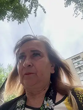 Irina2909xh online show from July 21, 2026, 12:06 pm