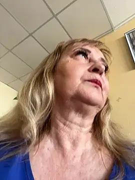 Irina2909xh online show from July 17, 2026, 9:17 am