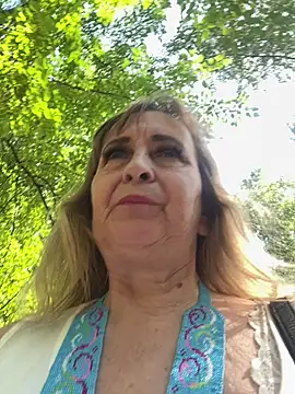 Irina2909xh online show from July 16, 2026, 12:13 pm