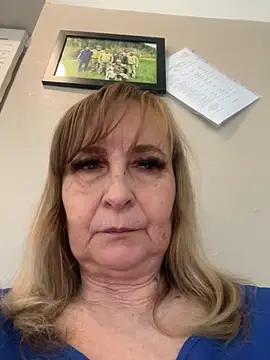 Irina2909xh online show from April 23, 2026, 10:22 am